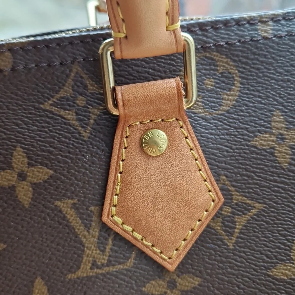 Louis Vuitton Brown Monogram Round Bag  Bandouliere 30. WITHOUT A STRAP. - Picture 6 of 16